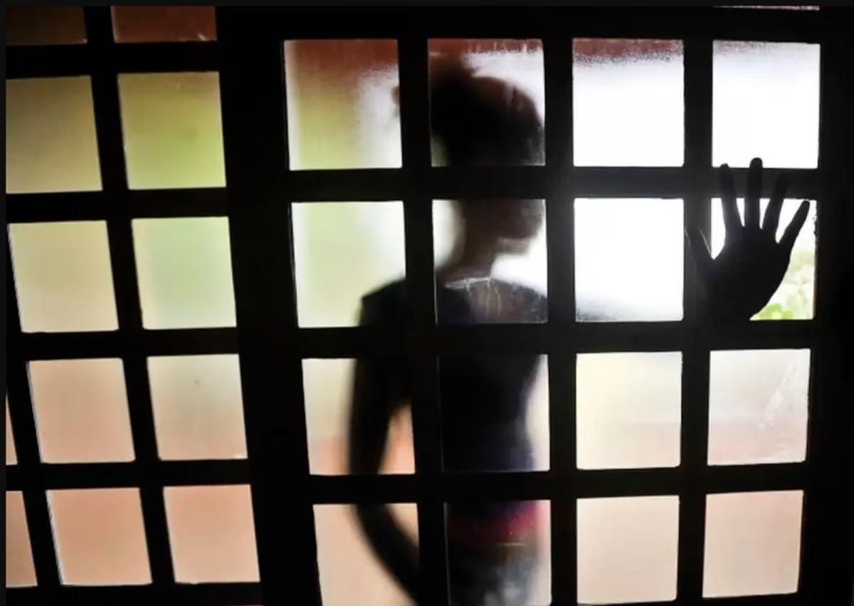 Homem é preso após abusar sexualmente de adolescente e forçá-la a beber álcool em Mato Grosso