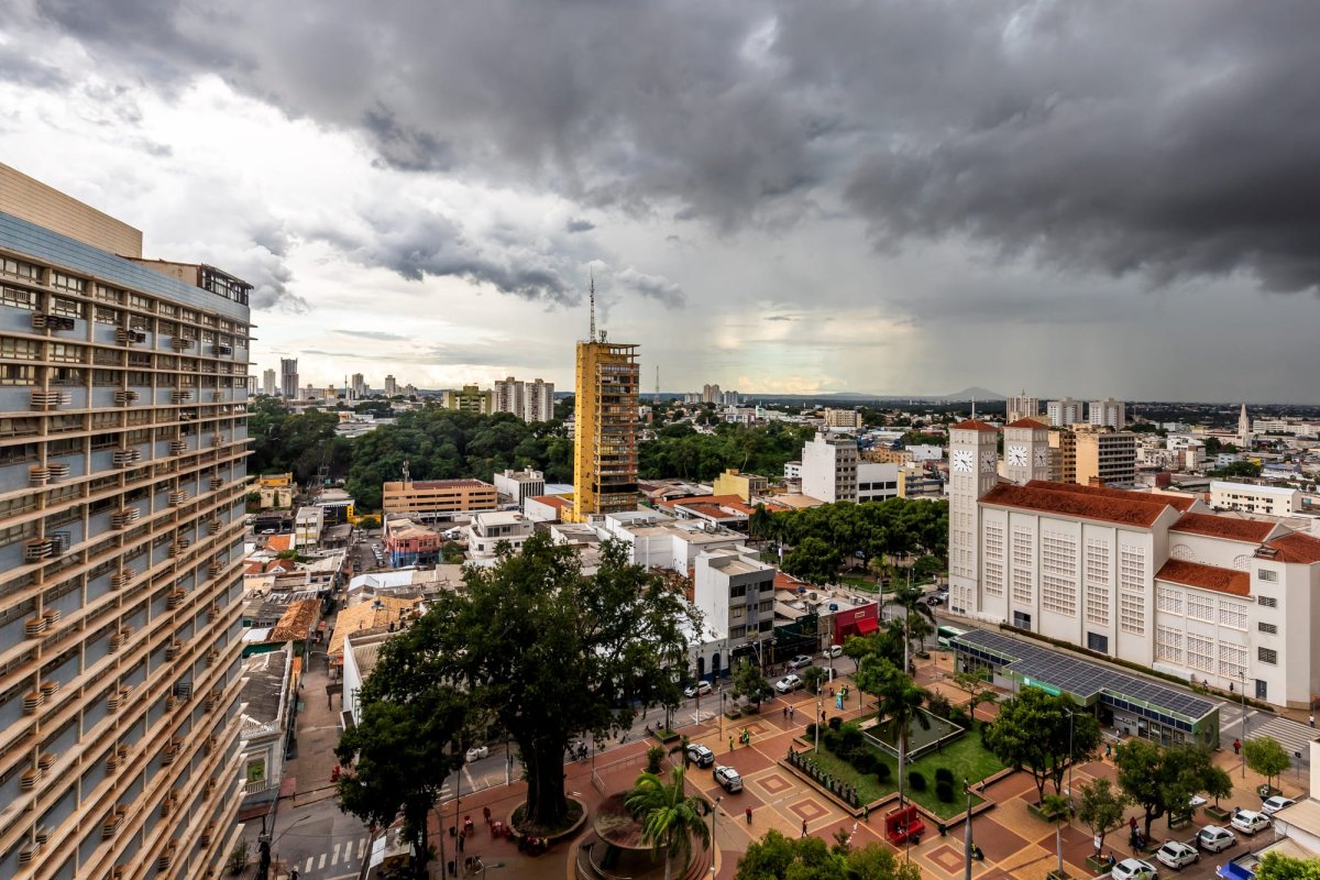 Cuiabá em alerta: previsão de chuvas intensas e ventos até 60 km/h nesta terça