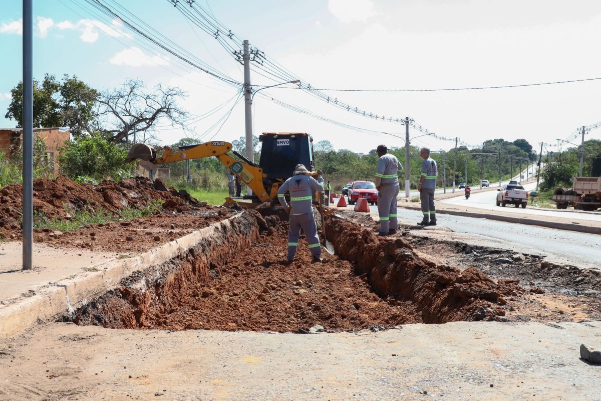 Prefeitura de Várzea Grande realiza manutenção emergencial na Avenida Leôncio Lopes