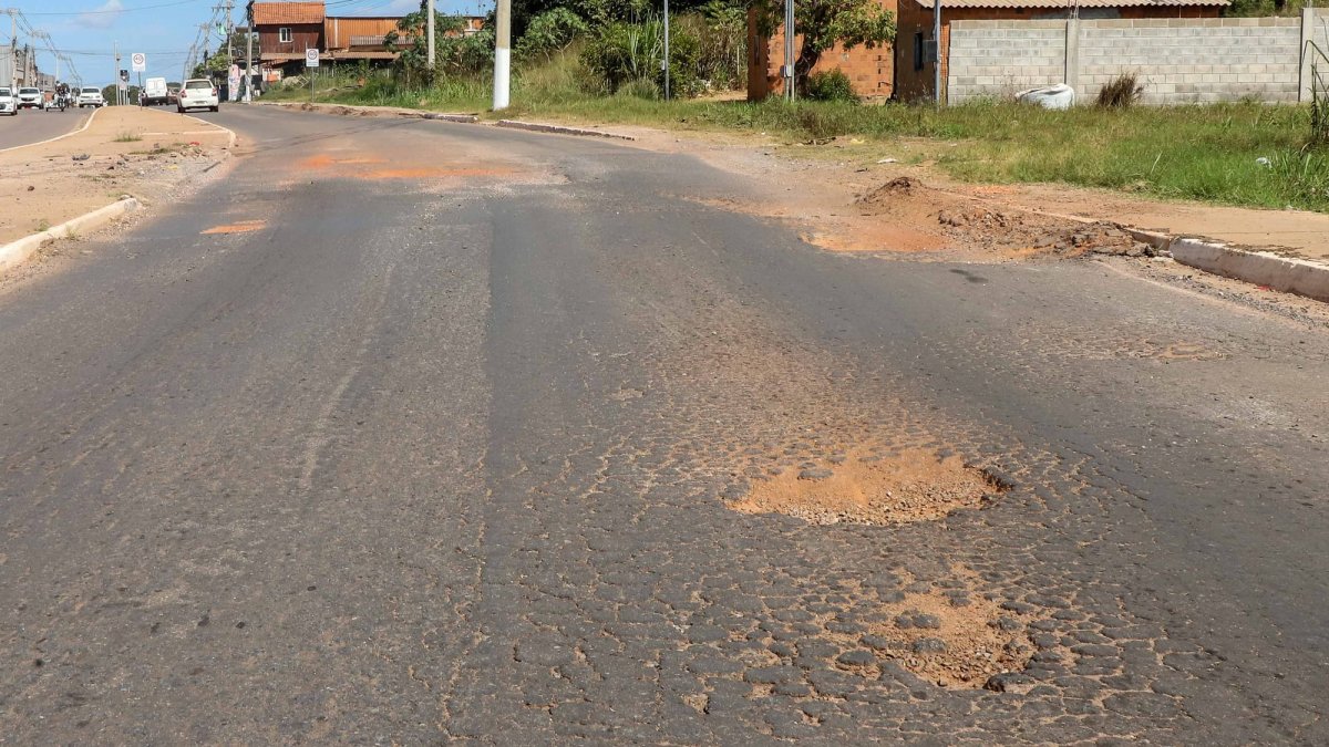 Várzea Grande investe recursos próprios na recuperação da avenida Leôncio Lopes de Miranda