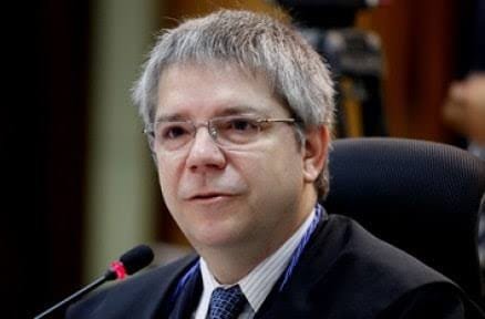 A democracia venceu. Até quando?