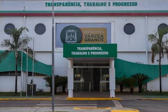 Prefeita Flávia Moretti reestrutura primeiro escalão: advogado assume Controladoria e secretária acumula Fazenda e Planejamento
