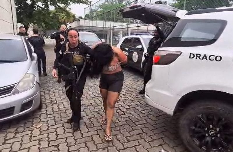 Mulher procurada por extorsão e lavagem de dinheiro é capturada em Copacabana durante operação de MT