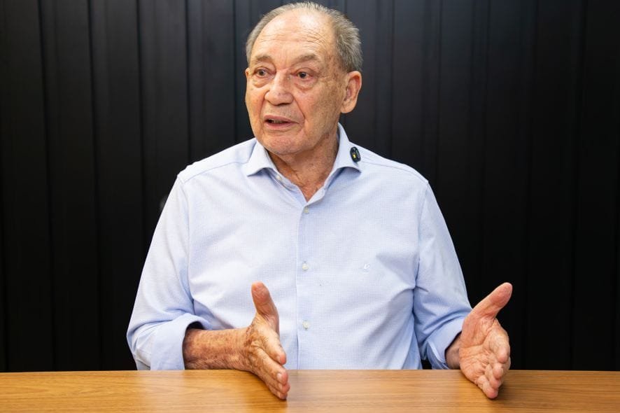 Divisão e MT faz 49 anos