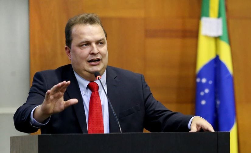 Max Russi e Lúdio Cabral lideram disputa para deputado estadual; mais de 1,4 milhão de eleitores indecisos faltando 15 dias
