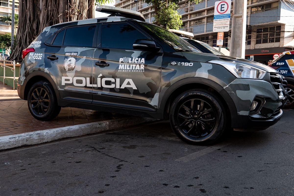 Polícia Militar prende dois suspeitos acusados de roubo e apreende revólver em Cáceres