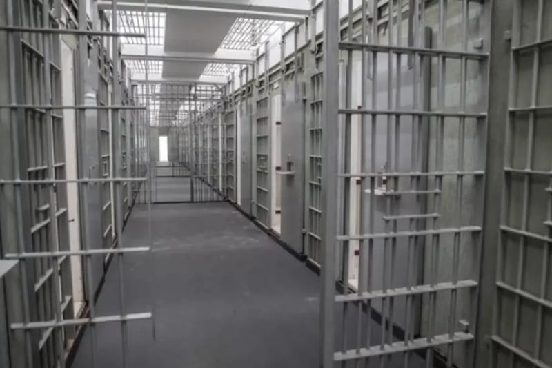 Homem é libertado e absolvido após 167 dias preso injustamente por acusação de envenenamento sem provas