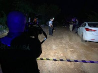 Oficiais de polícia trocam tiros perto de condomínio de luxo por causa de lixo