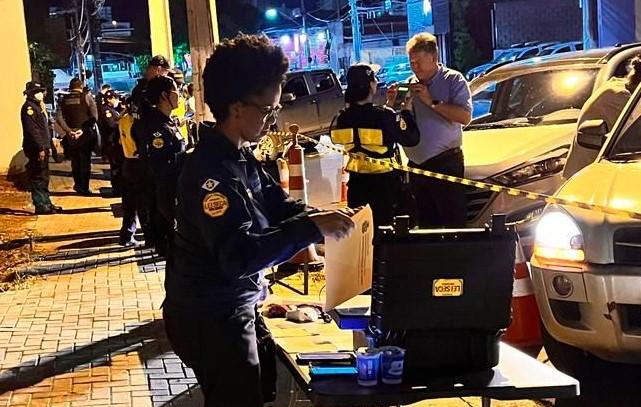 Operação Lei Seca resulta em seis pessoas presas por embriaguez ao volante e 40 veículos removidos