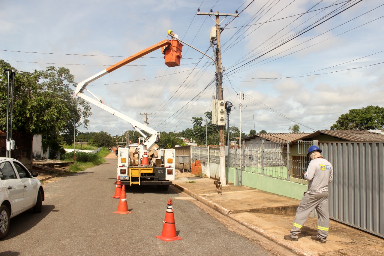 Parceria entre Prefeitura de VG e Estado garante mais 5 mil lâmpadas de LED em bairros das zonas urbana e rural
