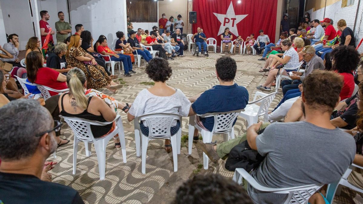 Partidos de esquerda e movimentos sociais definem agenda de ações para campanha de Lula em MT