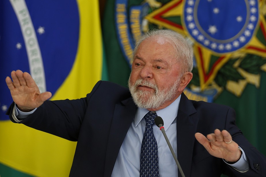 Lula supera Bolsonaro na aprovação e perde para seus mandatos anteriores; veja os números