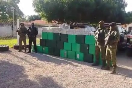 PF e Gefron  fazem apreensão de 1 tonelada de cocaína jogada de avião em MT