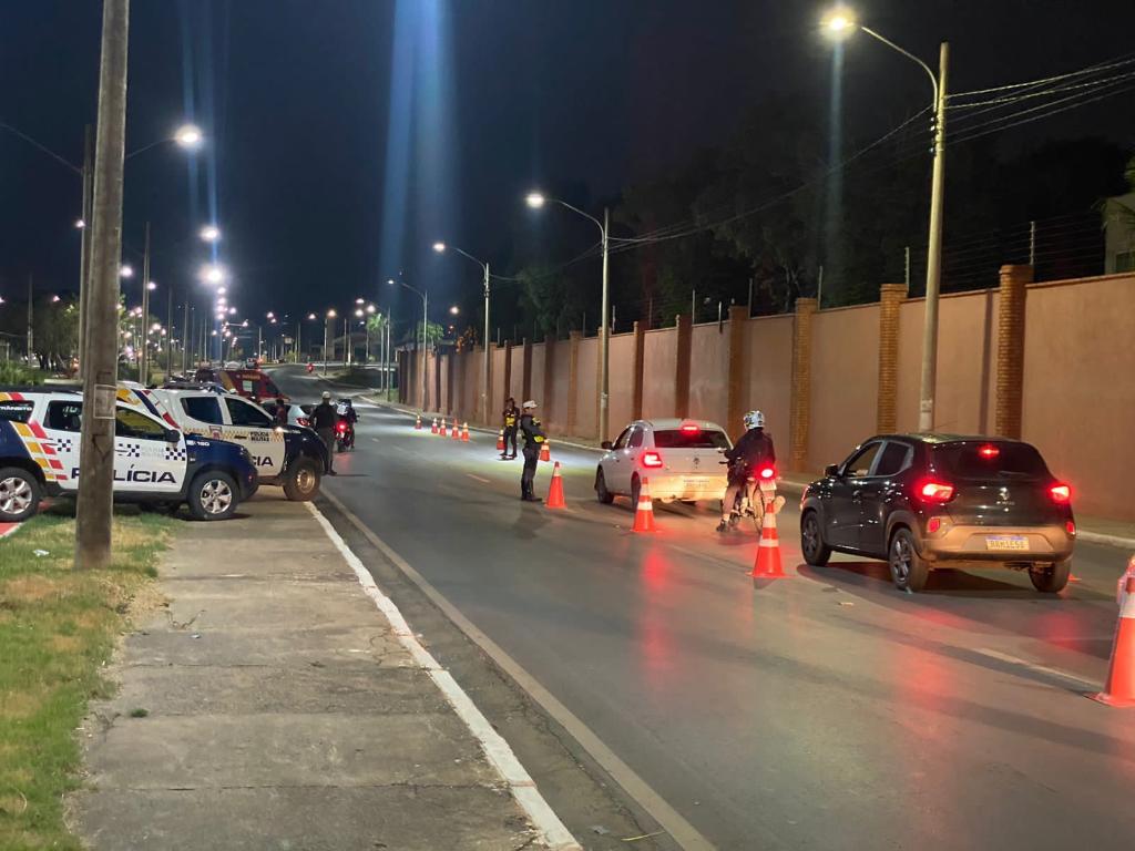 Por Embriaguez Ao Volante 13 Motoristas Vão Presos Em Blitz Da Lei Seca