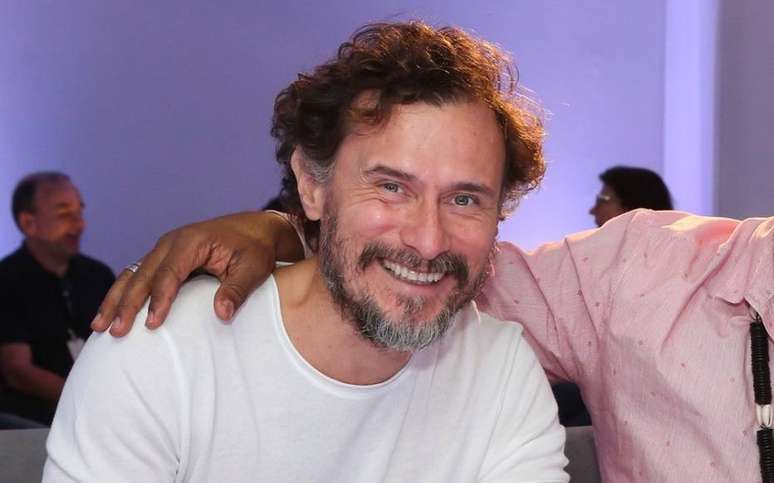 Postura ideológica; Ator recusa trabalho com Cássia Kis e Regina Duarte: 'Faria outra coisa'