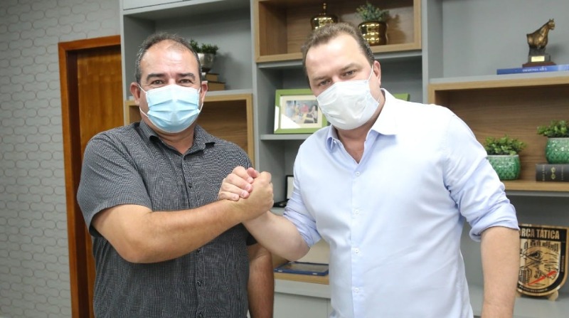 Prefeitos insatisfeitos articulam nome para disputar comando da AMM