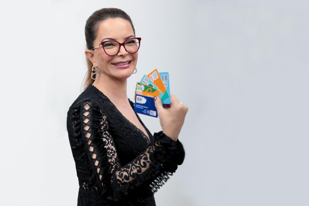 Primeira-dama de MT confirma pagamento extra para cartão SER Família no Dia das Mães