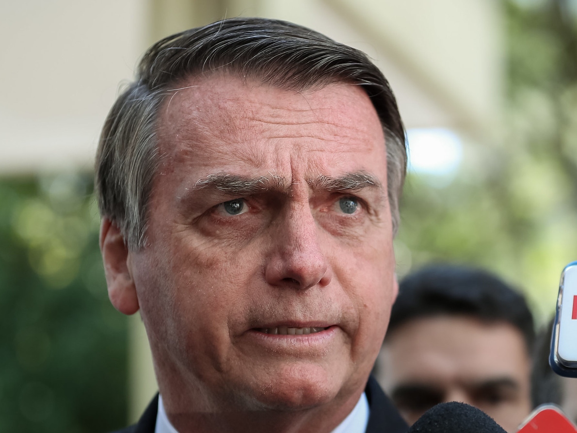 Quaest: 65% querem que Bolsonaro desista de candidatura e apoie outro nome