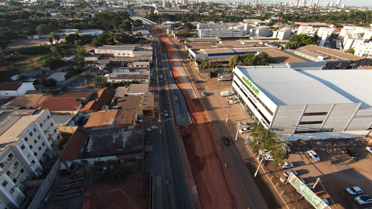 QUARTA FASE OBRAS DO BRT AVANÇAM E EXIGEM ATENÇÃO REDOBRADA DE PEDESTRES E MOTORISTAS NA AVENIDA DA FEB