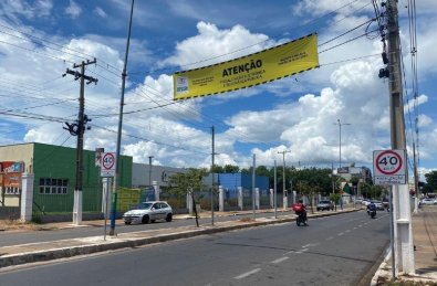 Que é isso Prefeito Kalil ; Servidores da prefeitura de VG são flagrados aplicando multas de dentro de carro