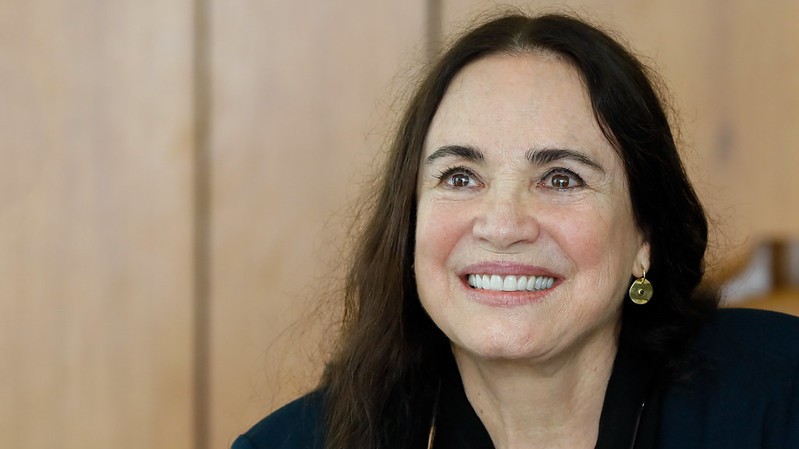 Regina Duarte recebe punição do Instagram por compartilhar fake