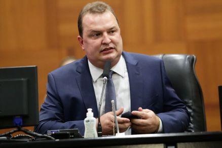 Russi defende candidatura de Natasha à Assembleia Legislativa