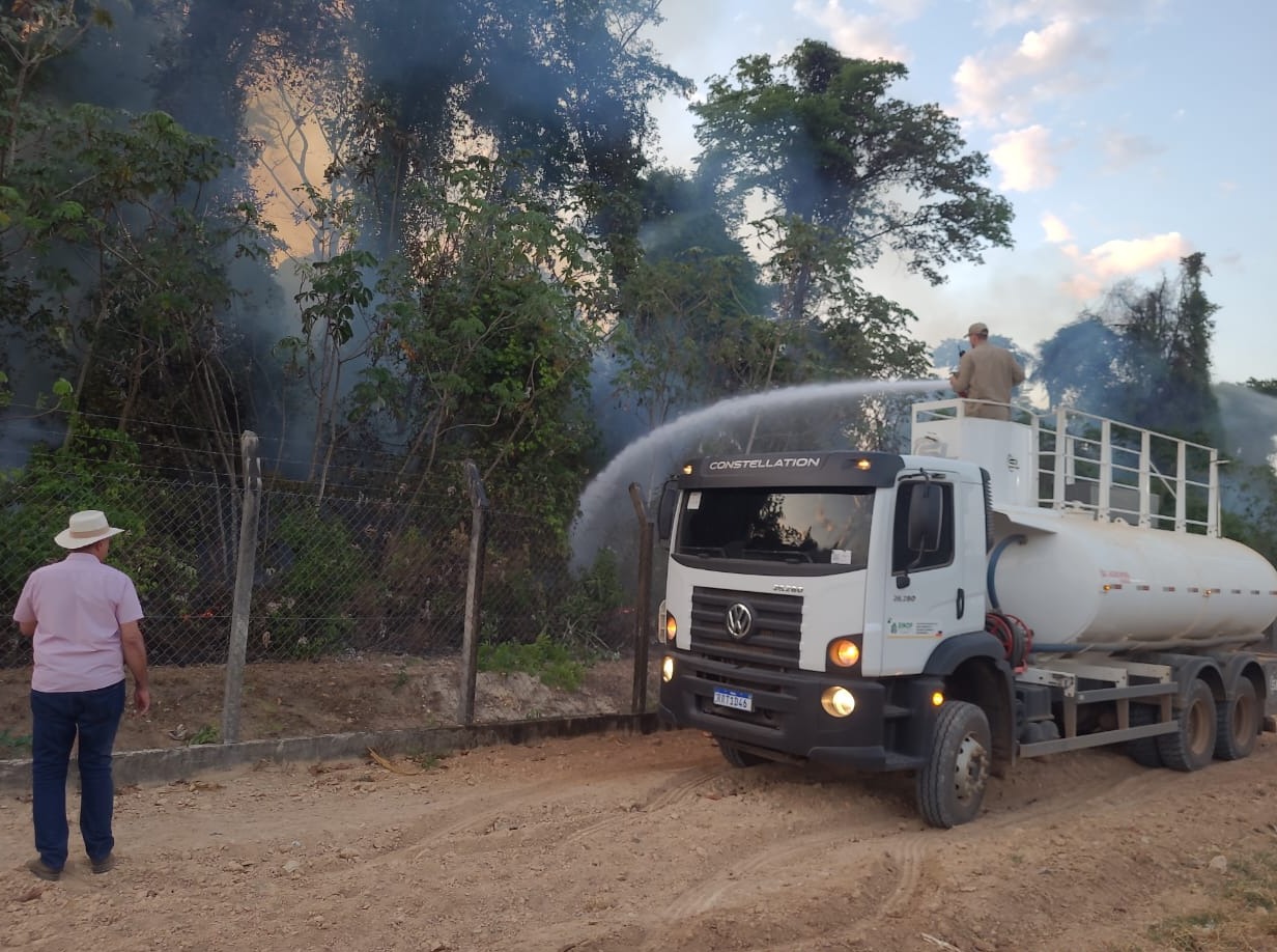 Secretaria e Corpo de Bombeiros combatem princípio de incêndio em Reserva do Parque Florestal