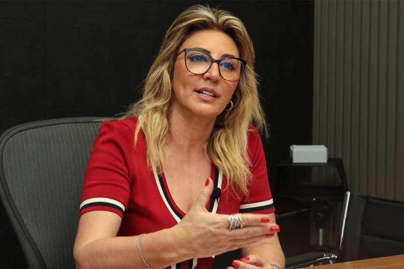 Sem definição, grupo pró-Lula tenta comover primeira-dama ao governo
