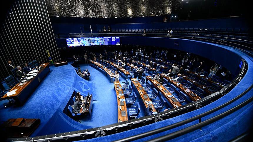 Senado aprova programa de incentivo à permanência de estudantes no ensino médio