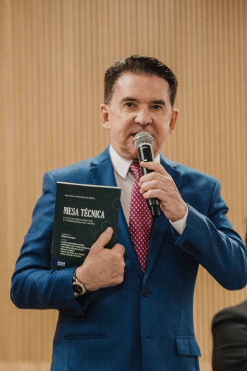 Sérgio Ricardo destaca papel do conhecimento na transformação do controle externo em lançamento de livros