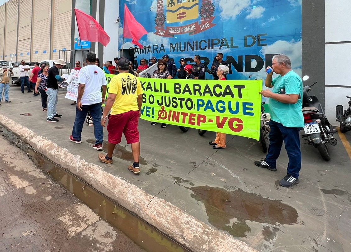 Servidores de VG protestam por reposição salarial