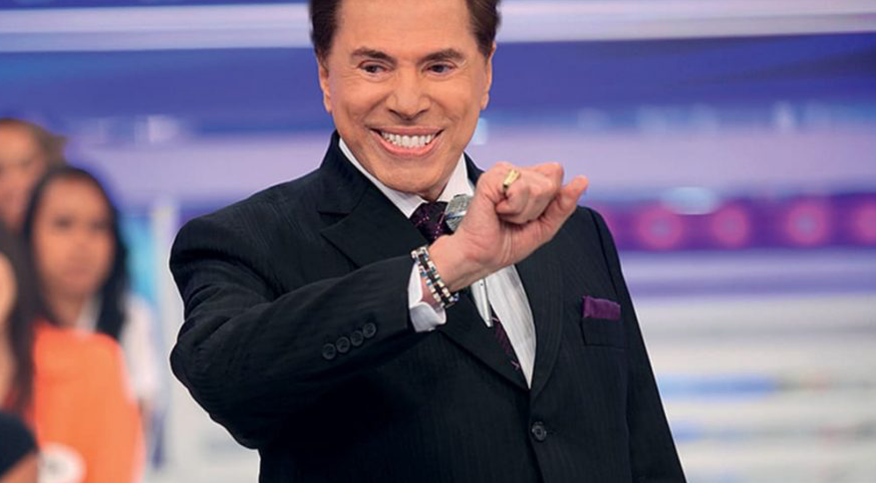 Silvio Santos volta a ser internado 11 dias após receber alta hospitalar
