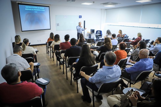 TCE-MT realiza capacitação sobre fiscalização de RPPS para controle externo