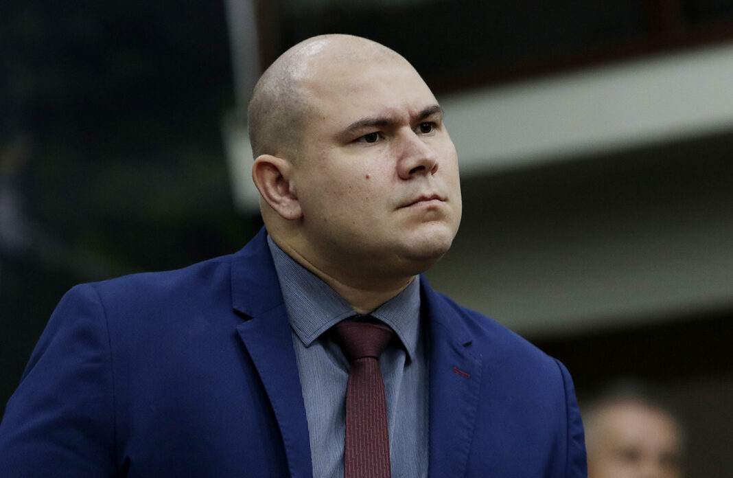 TJ atende pedido de Abílio e derruba cassação de mandato como vereador