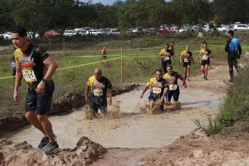 Tradicional corrida com obstáculos da Polícia Militar reúne 2,5 mil pessoas em Cuiabá, Neste Domingo