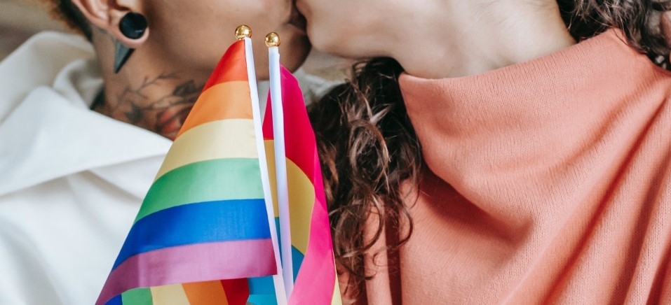 Vaticano rebate reação sobre bênçãos a casais gays
