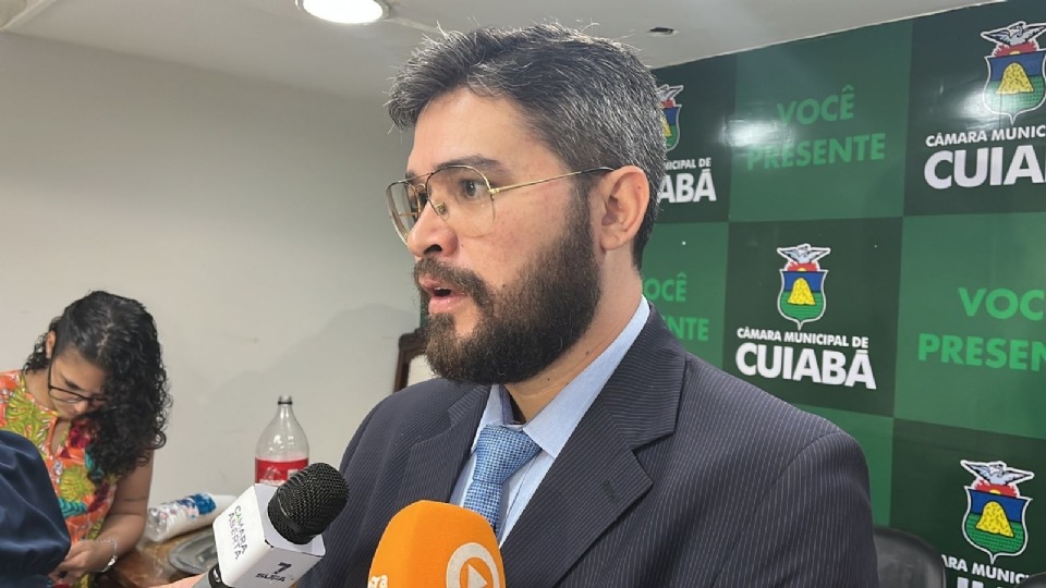 Vereador detona aliados de Emanuel por questionar intervenção: “absurdo”
