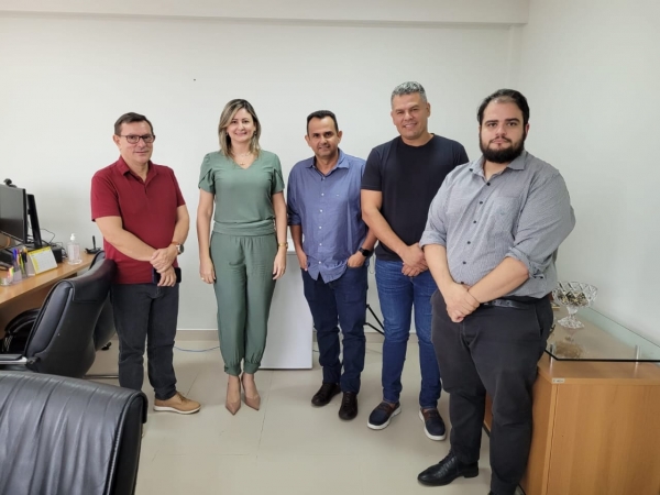 Vereador faz visita à interventora na Saúde de Cuiabá