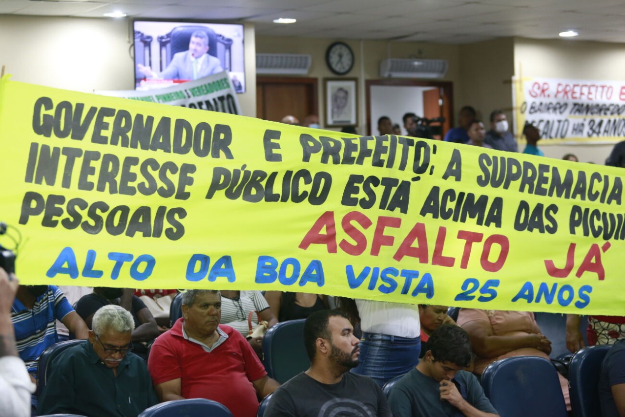 Vereador orienta que moradores ‘sem asfalto’ protestem na prefeitura