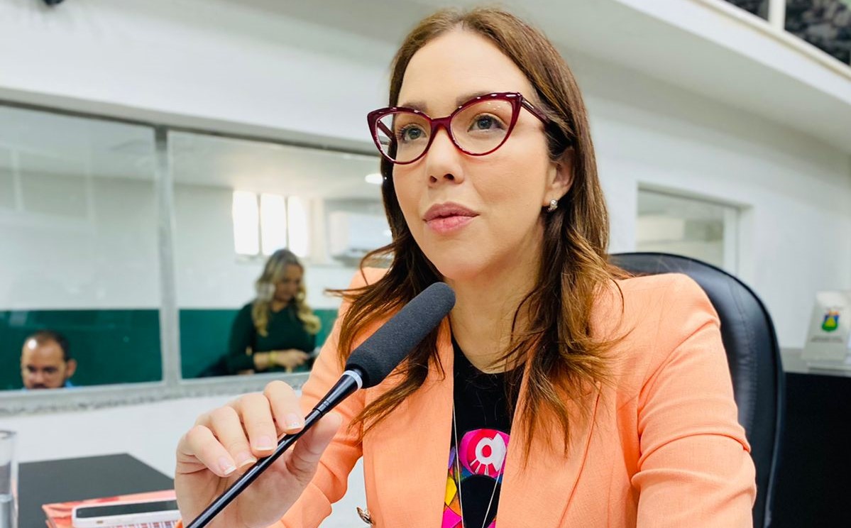 Vereadora denuncia tradicional escola particular por recusar matrícula de seu filho