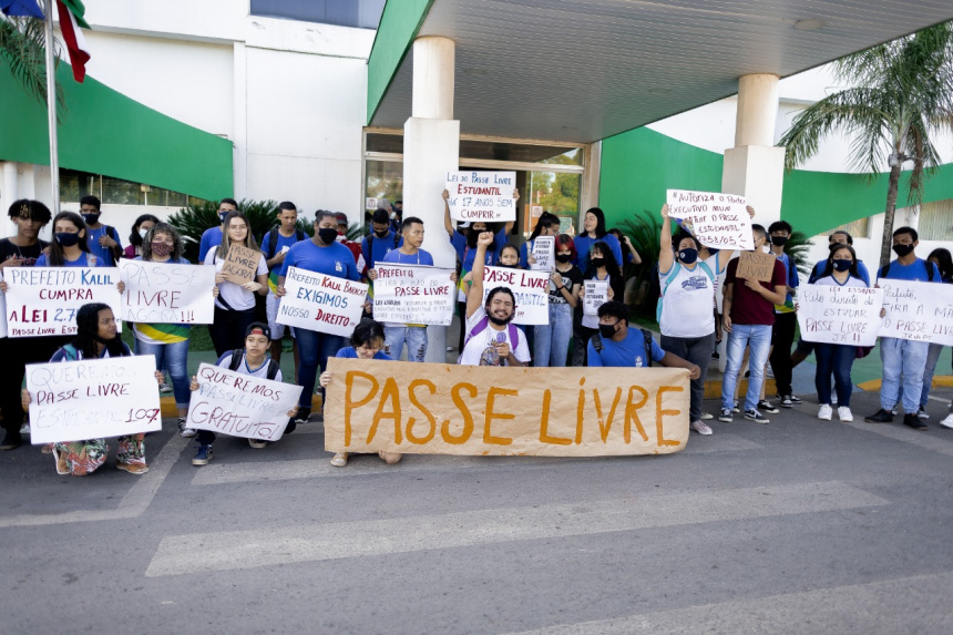 Vereadores aprovam passe livre para estudantes do município de Várzea Grande